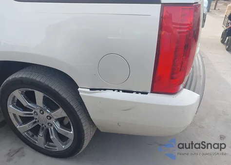 2010 Cadillac Escalade Premium from USA, damaged, VIN 1GYUCCEF5AR223682